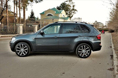 BMW X5 2013  випуску Черкаси з двигуном 3 л дизель позашляховик автомат за 27900 долл. 