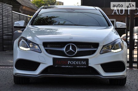 Mercedes-Benz E 400 2016  випуску Одеса з двигуном 3 л бензин седан автомат за 38500 долл. 