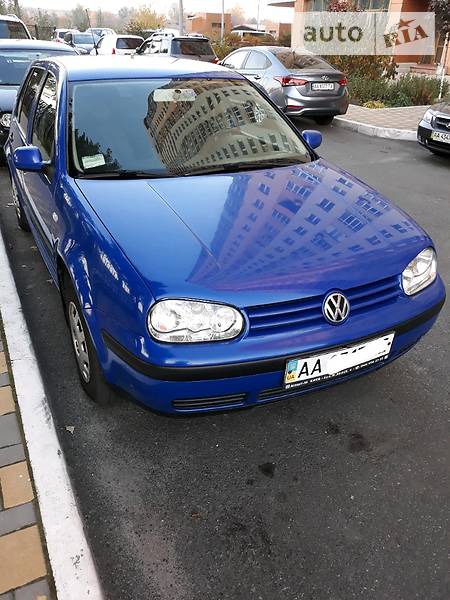 Volkswagen Golf 2001  випуску Київ з двигуном 1.6 л газ хэтчбек механіка за 6500 долл. 