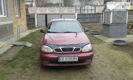 Daewoo Lanos 2004  випуску Чернівці з двигуном 1.5 л газ седан механіка за 3200 долл. 