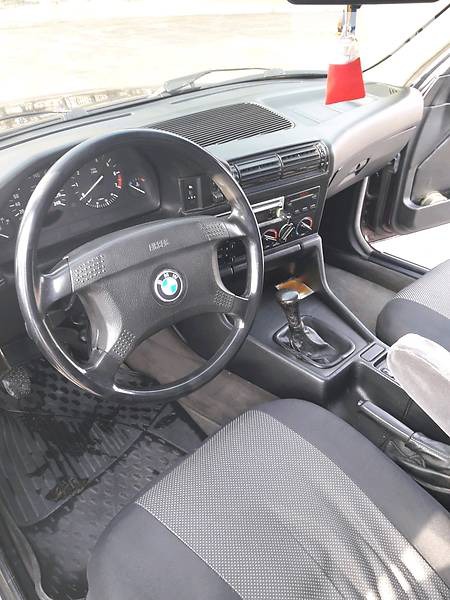 BMW 520 1991  випуску Чернігів з двигуном 2 л газ седан механіка за 3300 долл. 