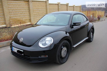 Volkswagen Beetle 2015  випуску Харків з двигуном 1.8 л бензин хэтчбек автомат за 15600 долл. 