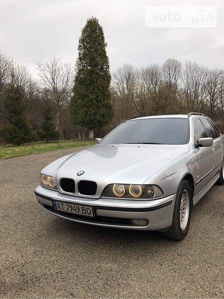 BMW 520 1998  випуску Івано-Франківськ з двигуном 2 л газ універсал автомат за 4999 долл. 