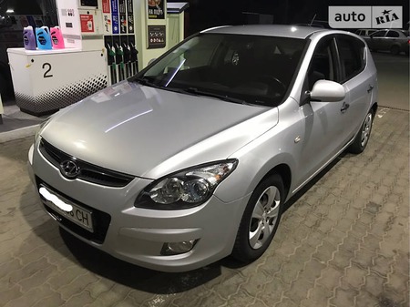 Hyundai i30 2010  випуску Рівне з двигуном 1.6 л дизель хэтчбек механіка за 6900 долл. 