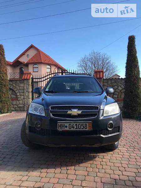 Chevrolet Captiva 2007  випуску Івано-Франківськ з двигуном 2 л дизель позашляховик механіка за 8900 долл. 