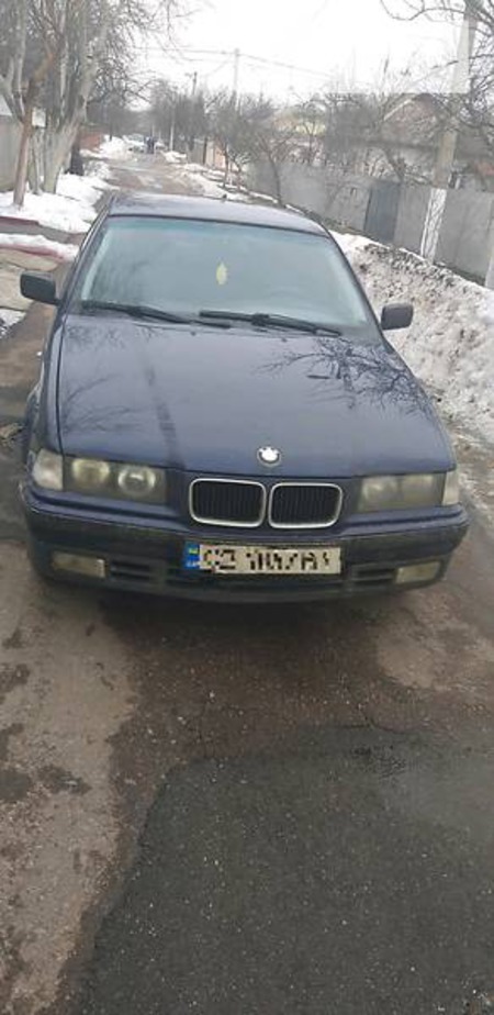 BMW 318 1996  випуску Чернігів з двигуном 1.8 л газ седан механіка за 4300 долл. 