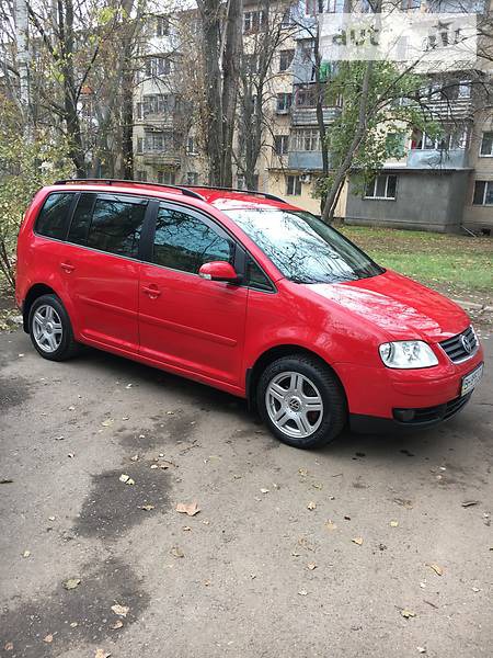 Volkswagen Touran 2006  випуску Одеса з двигуном 2 л дизель мінівен автомат за 7300 долл. 