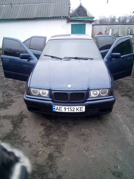 BMW 316 1993  випуску Дніпро з двигуном 0 л газ седан механіка за 3300 долл. 