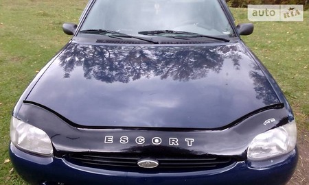Ford Escort 1996  випуску Чернівці з двигуном 1.4 л бензин хэтчбек механіка за 2650 долл. 