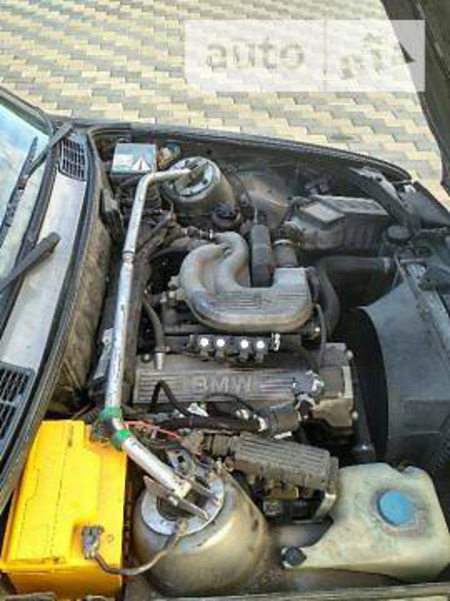 BMW 316 1986  випуску Черкаси з двигуном 1.6 л газ купе механіка за 1900 долл. 
