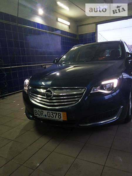 Opel Insignia 2014  випуску Житомир з двигуном 2 л дизель універсал автомат за 13999 долл. 