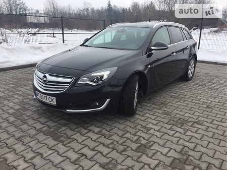 Opel Insignia 2014  випуску Івано-Франківськ з двигуном 2 л дизель універсал механіка за 12299 долл. 