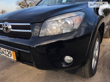 Toyota RAV 4 2006  випуску Рівне з двигуном 0 л дизель позашляховик механіка за 10900 долл. 