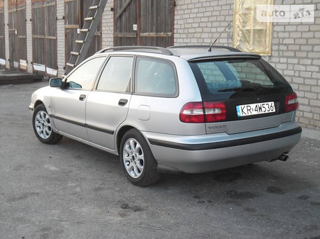 Volvo V40 2000  випуску Дніпро з двигуном 0 л газ седан механіка за 1600 долл. 