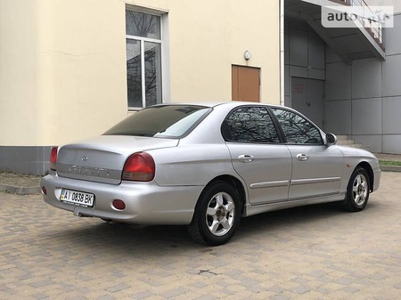 Hyundai Sonata 2000  випуску Одеса з двигуном 2 л бензин седан механіка за 3700 долл. 