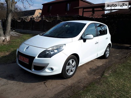 Renault Scenic 2011  випуску Полтава з двигуном 1.4 л бензин мінівен механіка за 9100 долл. 