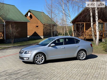 Skoda Octavia 2014  випуску Луцьк з двигуном 2 л дизель седан автомат за 15300 долл. 