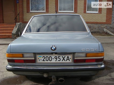 BMW 524 1986  випуску Полтава з двигуном 0 л бензин седан механіка за 2000 долл. 