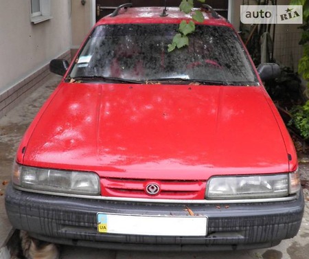 Mazda 626 1992  випуску Миколаїв з двигуном 2 л бензин універсал механіка за 2000 долл. 