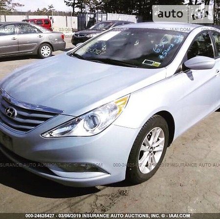 Hyundai Sonata 2013  випуску Чернігів з двигуном 2.4 л бензин седан автомат за 9500 долл. 