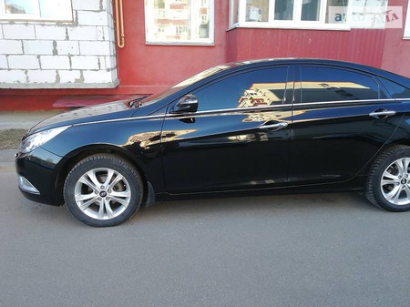 Hyundai Sonata 2012  випуску Чернігів з двигуном 0 л газ седан автомат за 15300 долл. 