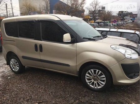 Fiat Doblo 2011  випуску Харків з двигуном 1.6 л дизель мінівен механіка за 8850 долл. 