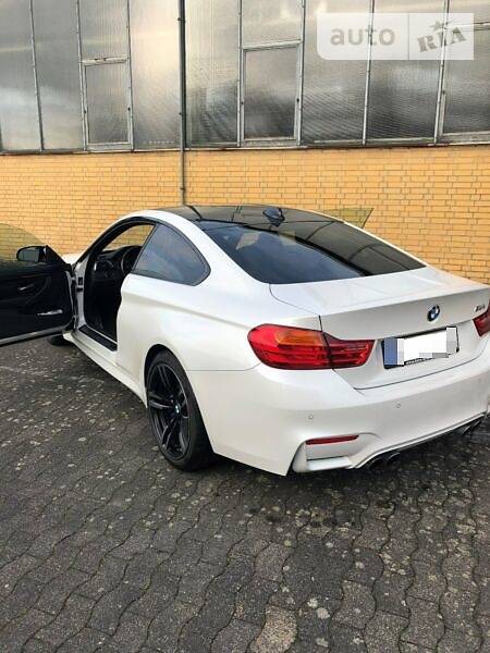 BMW M4 2017  випуску Київ з двигуном 3 л бензин купе автомат за 79600 долл. 