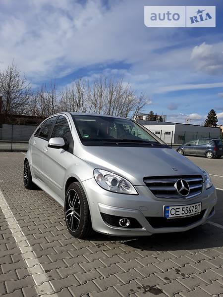 Mercedes-Benz B 180 2011  випуску Чернівці з двигуном 2 л дизель хэтчбек механіка за 11000 долл. 