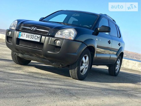 Hyundai Tucson 2005  випуску Івано-Франківськ з двигуном 2 л дизель позашляховик автомат за 8350 долл. 