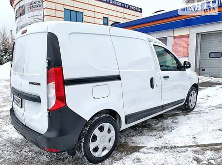 Renault Dokker Van 2017  випуску Харків з двигуном 1.4 л дизель мінівен механіка за 9500 долл. 