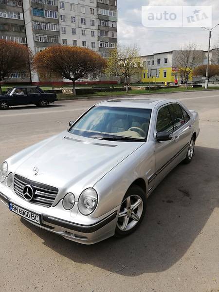 Mercedes-Benz E 320 1999  випуску Суми з двигуном 3.2 л газ седан автомат за 6999 долл. 