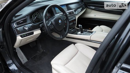 BMW 750 2012  випуску Дніпро з двигуном 3 л бензин седан автомат за 18000 долл. 
