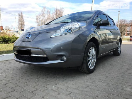 Nissan Leaf 2015  випуску Харків з двигуном 0 л електро хэтчбек автомат за 12800 долл. 