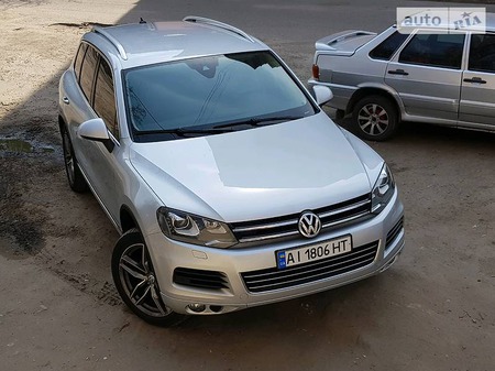 Volkswagen Touareg 2013  випуску Кропивницький з двигуном 4.2 л дизель позашляховик автомат за 27777 долл. 