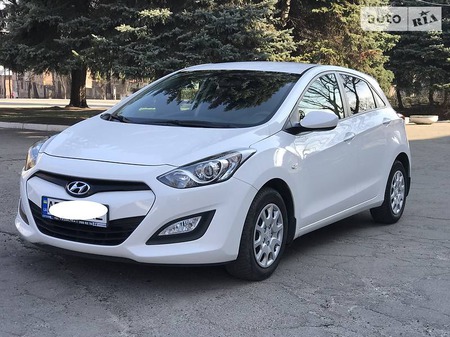 Hyundai i30 2013  випуску Дніпро з двигуном 1.4 л дизель хэтчбек механіка за 10500 долл. 