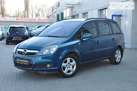 Opel Zafira Tourer 2006  випуску Миколаїв з двигуном 1.8 л газ мінівен автомат за 7700 долл. 