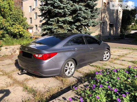 Hyundai Sonata 2010  випуску Київ з двигуном 2.4 л газ седан автомат за 11000 долл. 