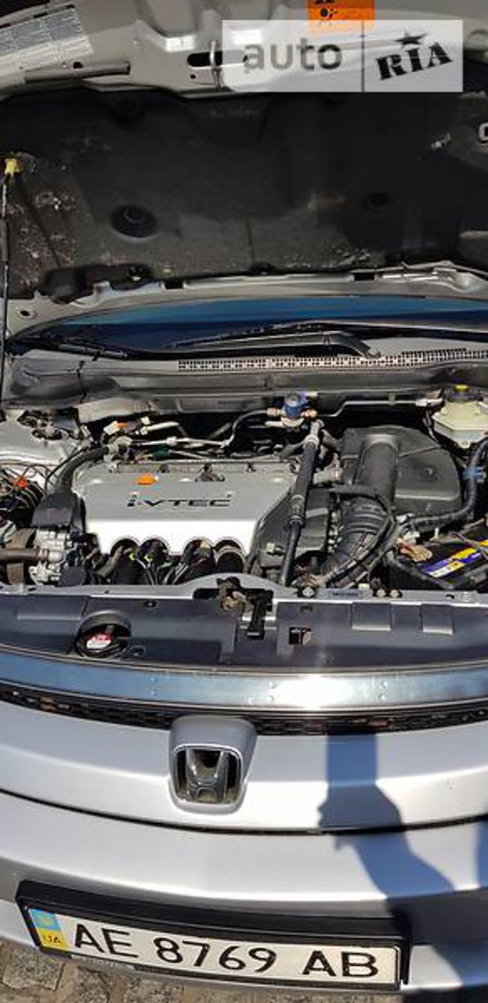 Honda Stream 2005  випуску Дніпро з двигуном 2 л  мінівен автомат за 8000 долл. 