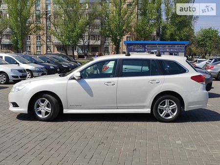 Subaru Legacy 2011  випуску Дніпро з двигуном 2 л бензин універсал механіка за 10500 долл. 