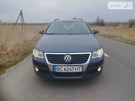 Volkswagen Passat 2006  випуску Львів з двигуном 2 л дизель універсал автомат за 7700 долл. 