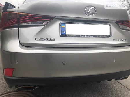 Lexus IS 200 2017  випуску Дніпро з двигуном 2 л бензин седан автомат за 28000 долл. 