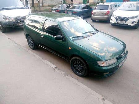 Nissan Almera 1996  випуску Харків з двигуном 1.6 л бензин хэтчбек механіка за 2700 долл. 