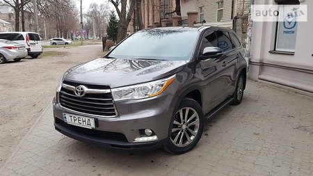 Toyota Highlander 2014  випуску Дніпро з двигуном 3.5 л газ позашляховик автомат за 33000 долл. 