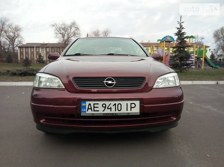 Opel Astra 2004  випуску Дніпро з двигуном 1.6 л газ седан автомат за 5500 долл. 