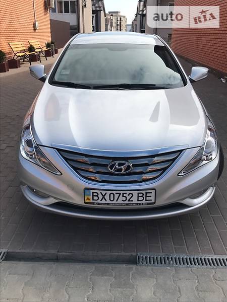 Hyundai Sonata 2011  випуску Хмельницький з двигуном 2.4 л бензин седан автомат за 15200 долл. 