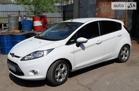 Ford Fiesta 2012  випуску Запоріжжя з двигуном 1.4 л газ хэтчбек автомат за 9200 долл. 