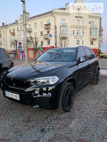 BMW X5 2015  випуску Чернігів з двигуном 3 л бензин позашляховик автомат за 42500 долл. 