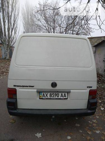 Volkswagen Transporter 2003  випуску Кропивницький з двигуном 2.5 л дизель мінівен механіка за 5350 долл. 