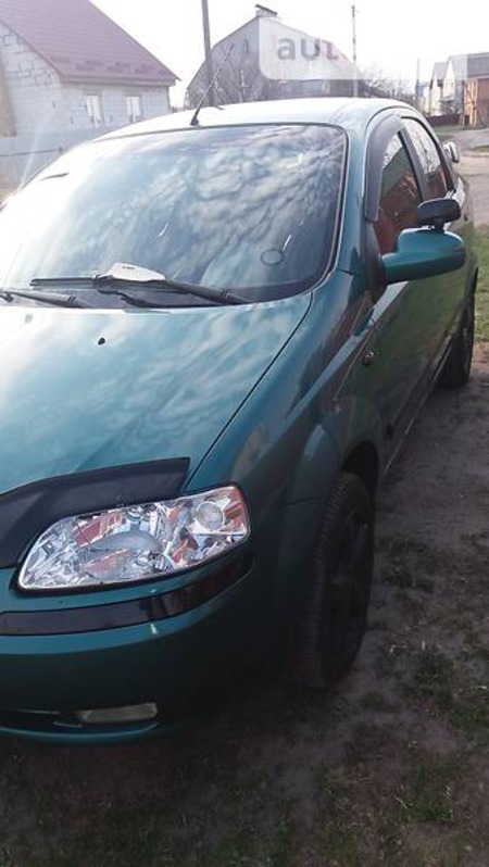 Chevrolet Aveo 2005  випуску Хмельницький з двигуном 1.5 л газ седан механіка за 4200 долл. 