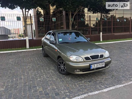 Daewoo Lanos 2004  випуску Чернігів з двигуном 1.5 л газ седан механіка за 4100 долл. 